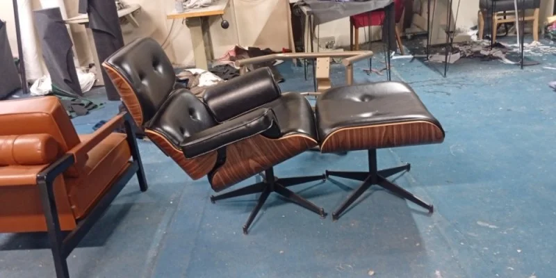 Eames long chair