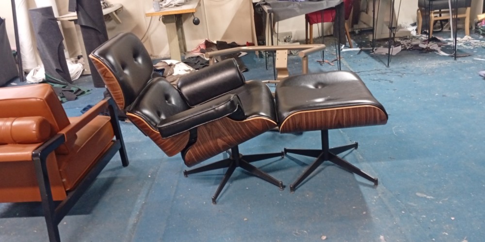 Eames long chair
